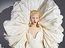 Серьги-«креветки» и оберег для слонов: 5 необычных аксессуаров лета