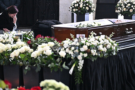 В Москве завершилась церемония прощания с режиссером Олейниковым