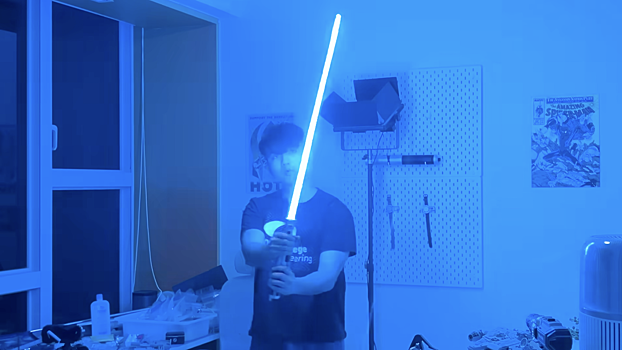 Энтузиаст сделал полностью выдвижной световой меч из «Звездных войн»