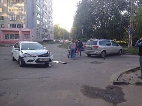 4 человека пострадали в ДТП с маршруткой в центре Брянска