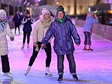 Каток размером с пять хоккейных площадок открылся в парке «Сокольники»