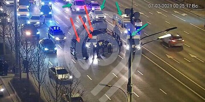 Проезжую часть освободили после ДТП на Смоленском бульваре