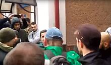 Массовое избиение советника главы МВД Украины попало на видео