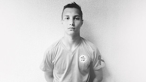 «Мы шокированы». Старейший футбольный клуб России — о смерти 18-летнего футболиста во время матча
