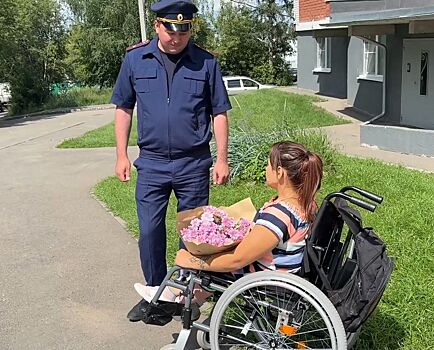 Следователи Ижевска помогли сироте получить инвалидную коляску