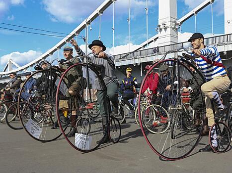 Раритетные велосипеды на пробеге в Москве: фоторепортаж