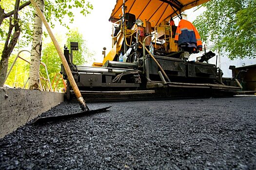 На улице Бестужевых и в Юрловском проезде положат новый асфальт