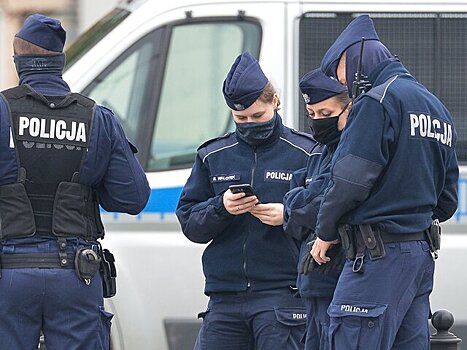 Шеф польской полиции заявил, что не знал, что ему подарили боевой гранатомет