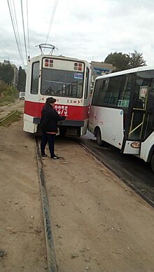 В Саратове встали трамваи из-за аварии с троллейбусом