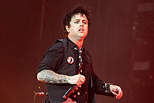 Фронтмен Green Day откажется от гражданства США из-за отмены права на аборты