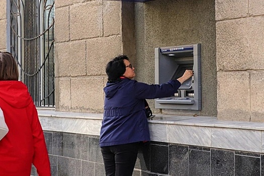 Жители Санкт-Петербурга за год скопили на вкладах почти 5 трлн рублей