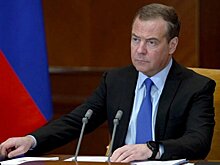 Инцидент с ракетой в Польше говорит о приближении Западом мировой войны – Медведев
