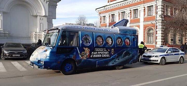 На улицах Саратова заметили знаменитый Фургаломобиль из Хабаровска