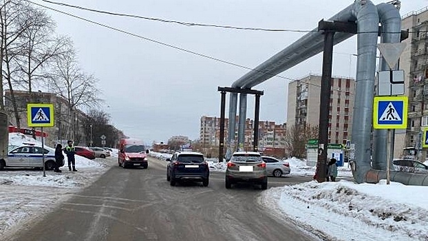 На маленькую девочку наехала иномарка в Вологде