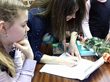 Школьники Сокольников посетили выставку иллюстраторов детских книг