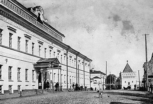 Дореволюционные булыжники нашли во время благоустройства Варварки