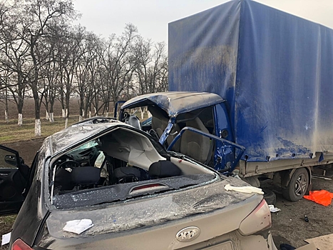 На трассе Самбек — Матвеев-Курган в ДТП погибли три человека