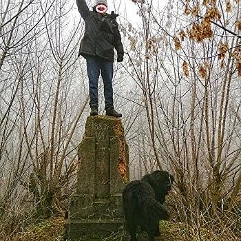 Охотники за металлом и вандалы изуродовали мемориал защитникам Днепропетровска