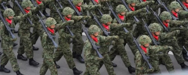Премьер Японии заявил о намерении повысить возможности войск вести длительные боевые действия