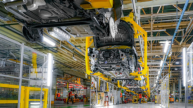 В России резко выросли продажи автомобилей отечественной сборки