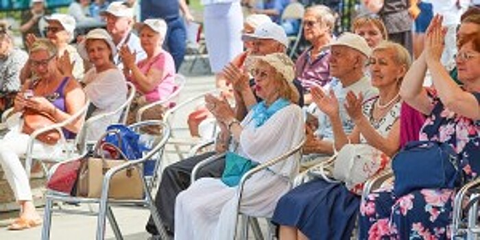 «Московское долголетие» сменит статус на «постоянную программу»