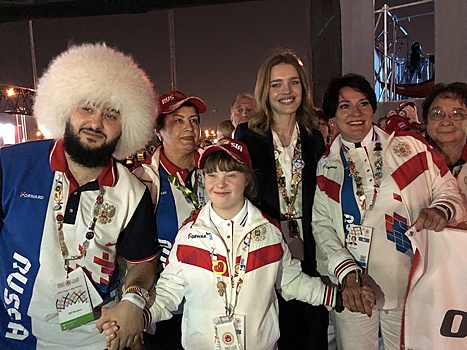 Наталья Водянова прилетела поддержать российских спортсменов на специальную Олимпиаду в Абу-Даби