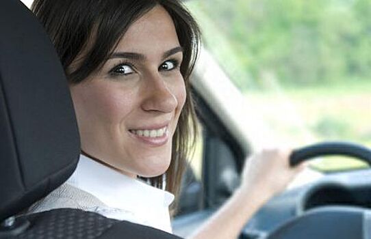 Основные ошибки женщин-водителей