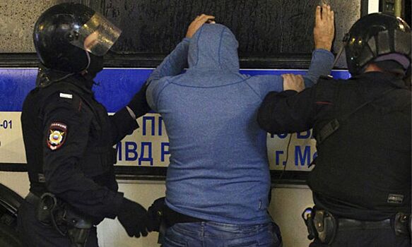 В Краснодарском крае мужчина выстрелил в наркополицейских и отрезал себе язык