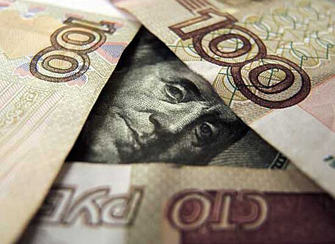 Доллар по 95: озвучено, кому выгодно ослабление рубля