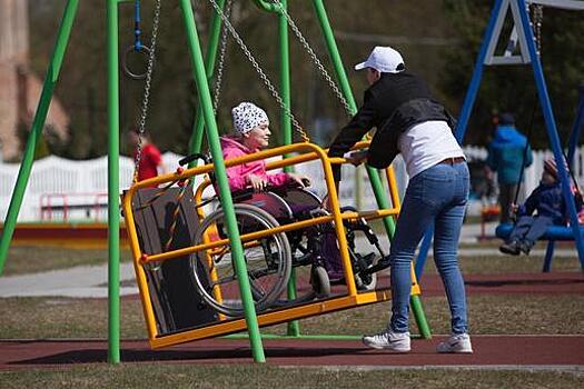 В Правдинском районе открыли детскую и спортивную площадки для особенных малышей
