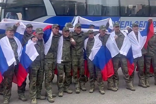 Троих свердловчан вернули из украинского плена