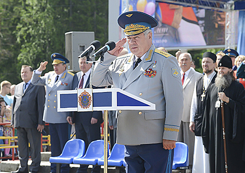 В гарнизоне Мирный прошло торжественное построение, посвященное 60-летию государственного испытательного космодрома «Плесецк»
