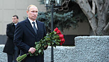 Путин возложит цветы к могиле Ельцина