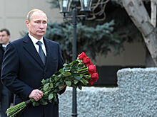Путин возложит цветы к могиле Ельцина