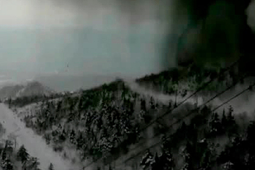 Опубликовано видео схода лавины после извержения вулкана в Японии