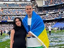 Лунин обернул в украинский флаг кубок победителей ЛЧ: «Надеюсь, это подарило украинцам улыбки»