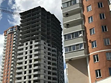 В строящейся энгельсской высотке «Кронверка» обрушились лестницы. Рабочих спускал подъемный кран