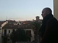 Итальянский тенор спел серенаду на балконе