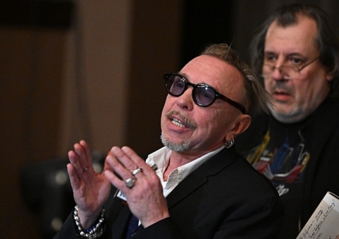 Сукачев спел с казаком песню «Слышу грозы гремят»