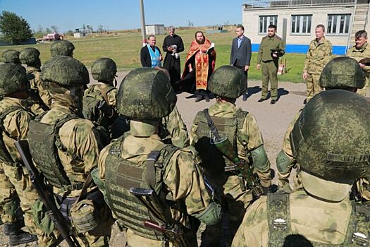 Новая партия добровольцев отправилась из Ростовской области в зону боевых действий СВО