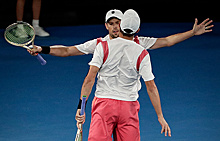 Братья Брайаны вышли в финал Australian Open в парах