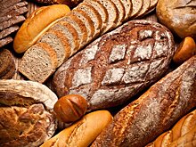 В Роспотребнадзоре рассказали, почему не следует хранить хлеб в полиэтилене