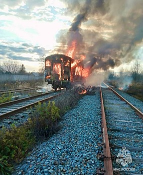 В Башкирии подростки из любопытства подожгли железнодорожный вагон