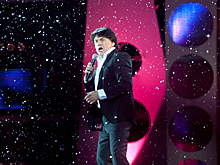 Певец Александр Серов проигнорировал свадьбу внебрачной дочери от Надежды Тилер