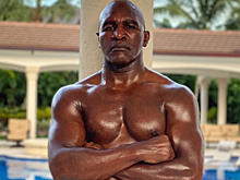 Отъезд Ломаченко, прекрасная форма Холифилда, Магомедшарипов обещает исправиться — соцсети