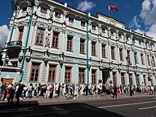 У посольства Белоруссии в Москве выстроилась очередь