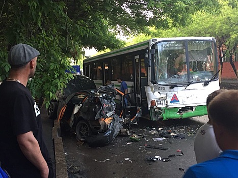 В Тюмени трудовая инспекция подключилась к расследованию ДТП, где погиб работник «Почты России»