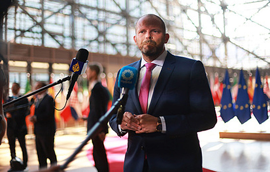 Министр обороны Бельгии оправдался за призыв "стереть Москву с карты мира"