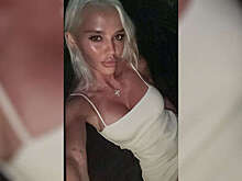 Бывшая Кокорина Валитова показала грудь в обтягивающем платье с декольте