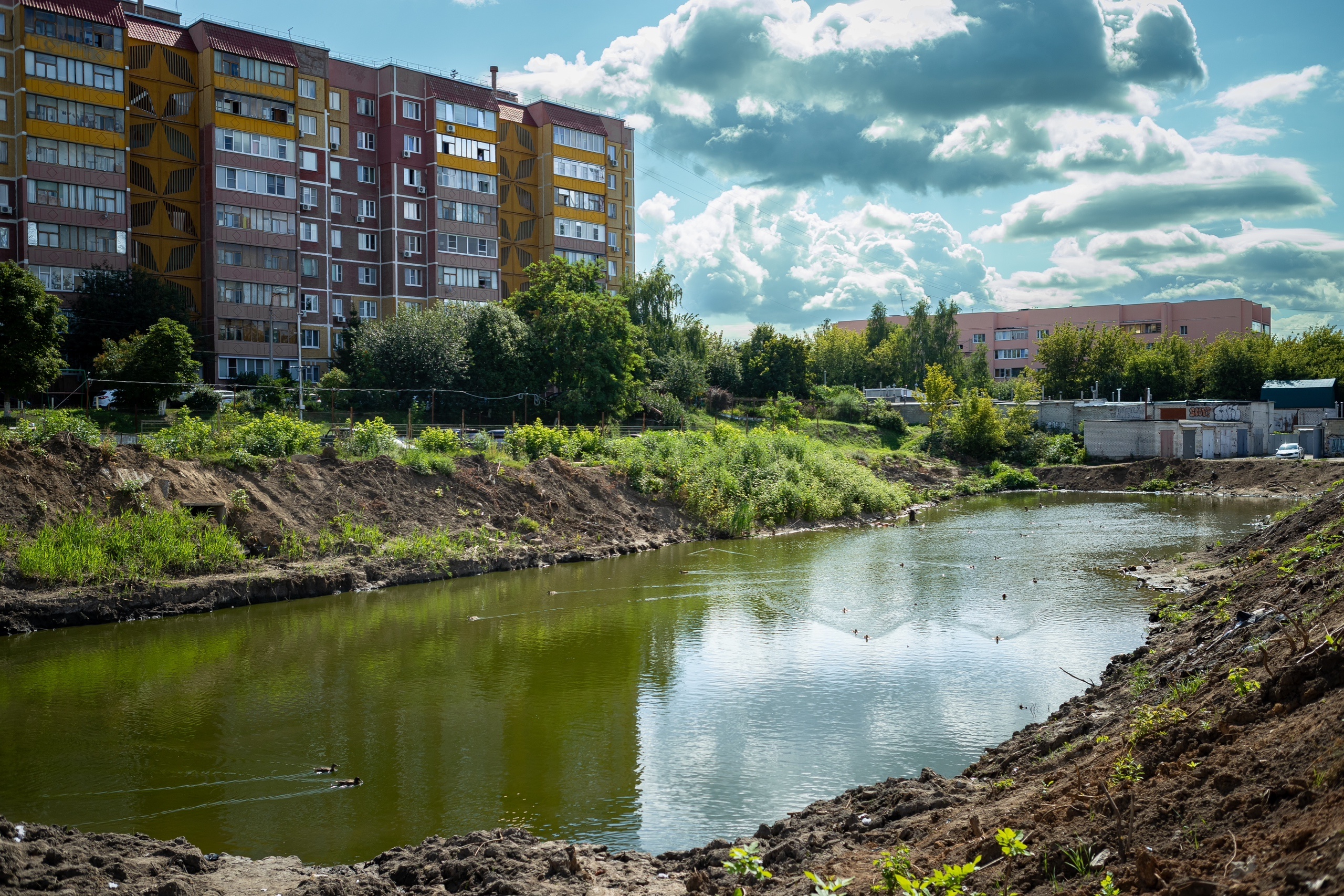 В Курске в сквере на улице Студенческой начали формировать береговую линию
